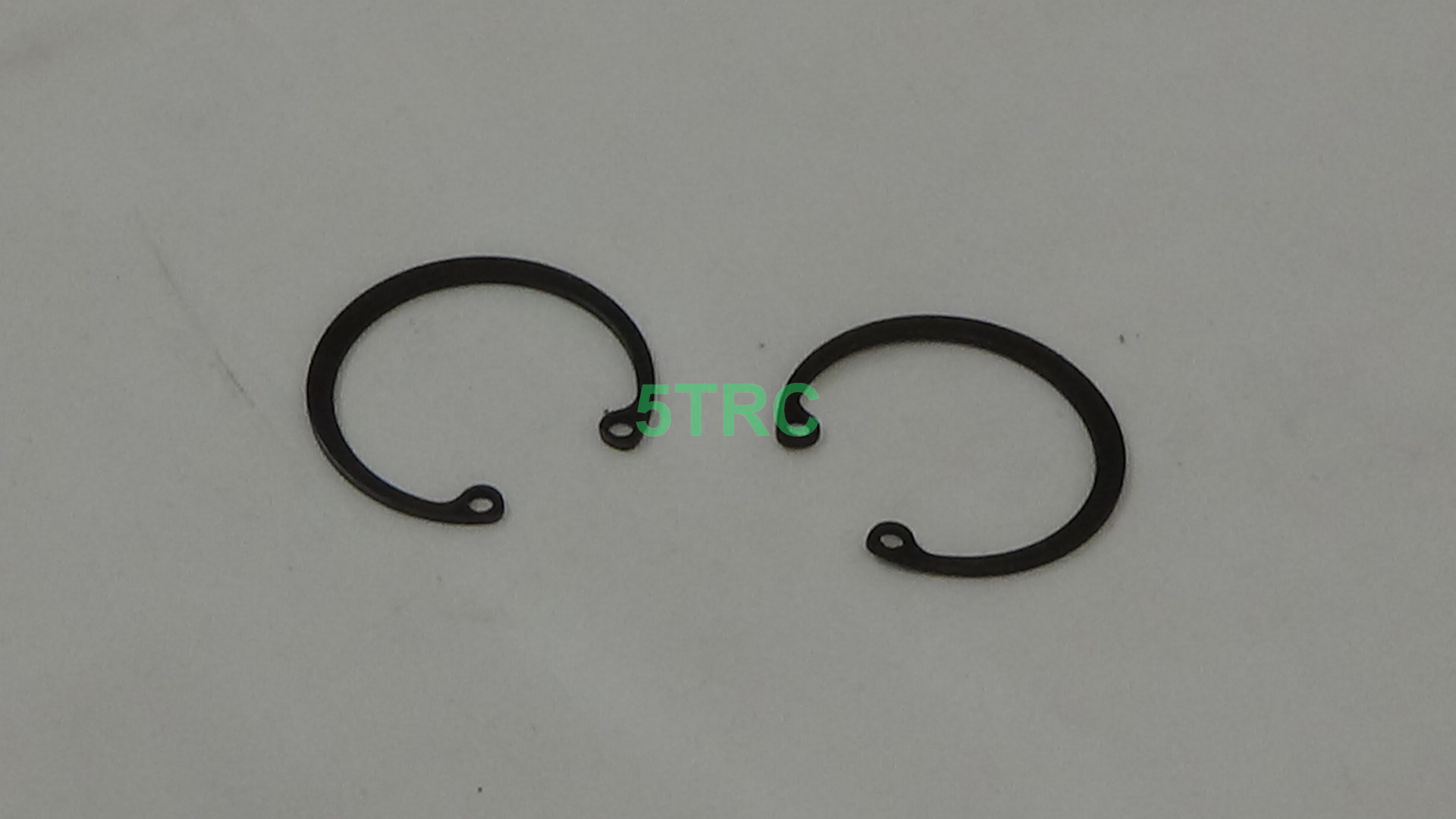 670402 Rofun R320 32cc Crankcase Snap Rings 2 Pack Rovan (1)